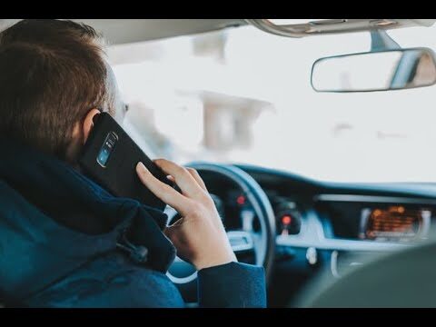 Consecuencias Legales del Uso del M&oacute;vil al Conducir