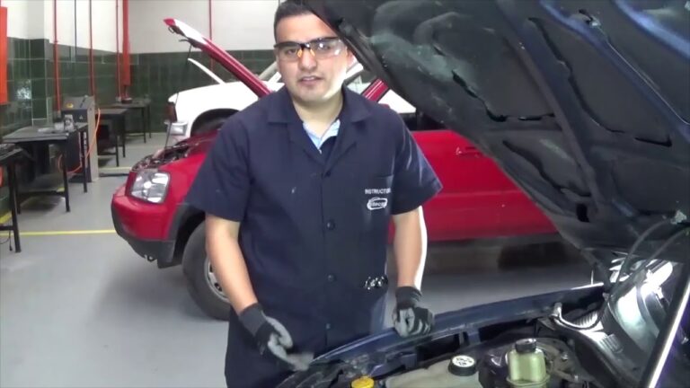 Sistemas de Iluminaci&oacute;n Esenciales para el Mantenimiento del Veh&iacute;culo